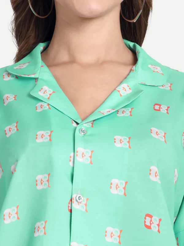 Light_Green_And_White_Cotton_Premium_&_Elegant_Top_&_Shorts_For_Women
