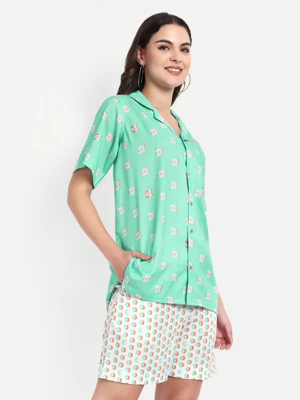 Light_Green_And_White_Cotton_Premium_&_Elegant_Top_&_Shorts_For_Women