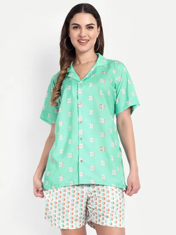 Light_Green_And_White_Cotton_Premium_&_Elegant_Top_&_Shorts_For_Women