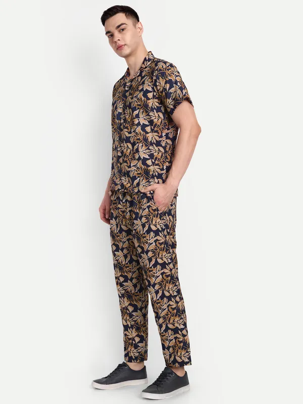 Men’s_Rust_Floral_Co-Ord_Set_with_Short_Sleeve_Shirt_&_Trousers