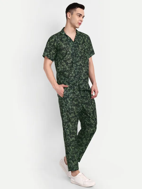 Men’s_Rust_Floral_Co-Ord_Set_with_Short_Sleeve_Shirt_&_Trousers