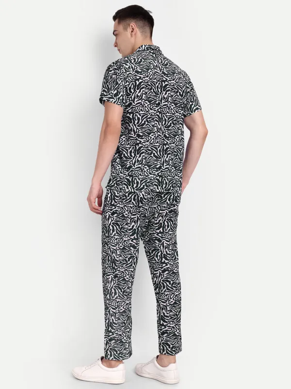 Men’s_Rust_Floral_Co-Ord_Set_with_Short_Sleeve_Shirt_&_Trousers