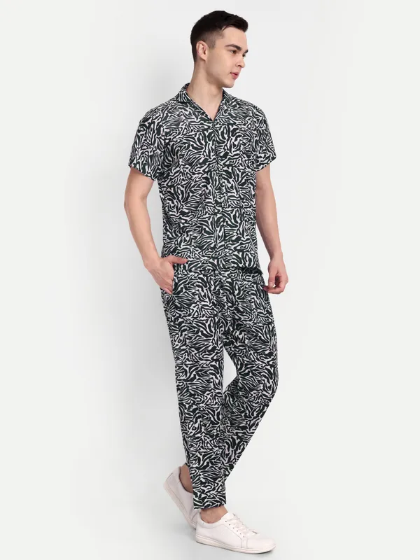 Men’s_Rust_Floral_Co-Ord_Set_with_Short_Sleeve_Shirt_&_Trousers