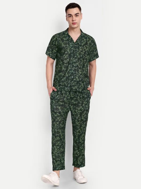 Men’s_Rust_Floral_Co-Ord_Set_with_Short_Sleeve_Shirt_&_Trousers