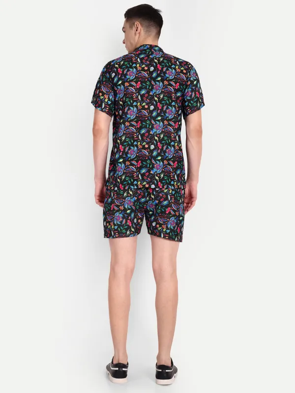 Print_Co-Ord_Set_for_Men_–_Summer_Casual_Shirt_&_Shorts_Combo