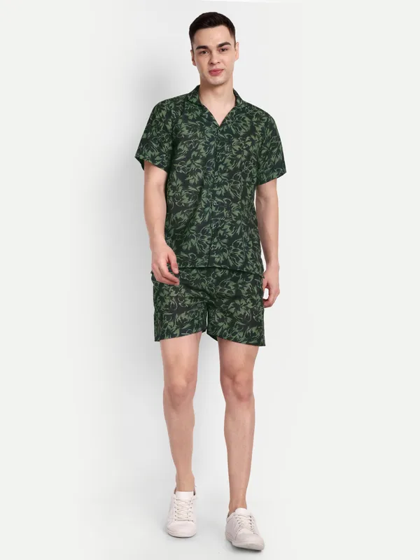 Print_Co-Ord_Set_for_Men_–_Summer_Casual_Shirt_&_Shorts_Combo