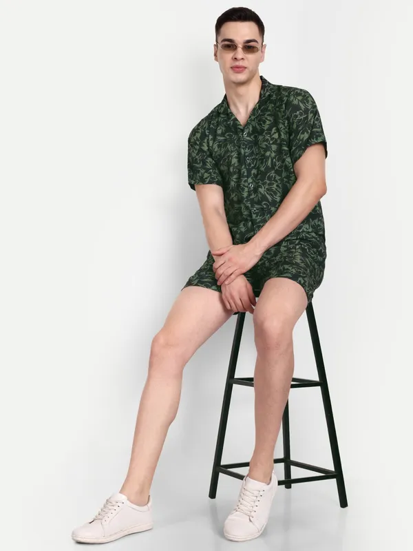 Print_Co-Ord_Set_for_Men_–_Summer_Casual_Shirt_&_Shorts_Combo