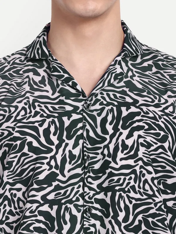 Print_Co-Ord_Set_for_Men_–_Summer_Casual_Shirt_&_Shorts_Combo