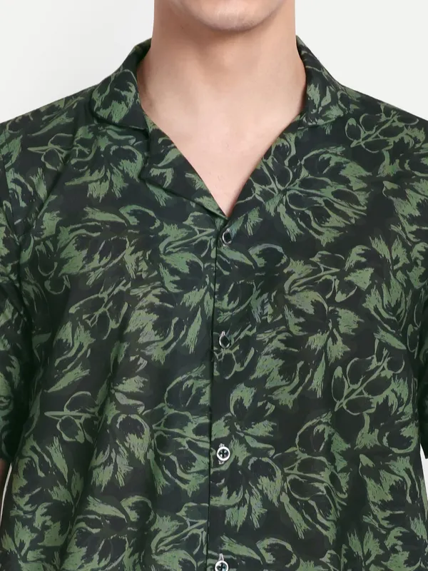 Print_Co-Ord_Set_for_Men_–_Summer_Casual_Shirt_&_Shorts_Combo