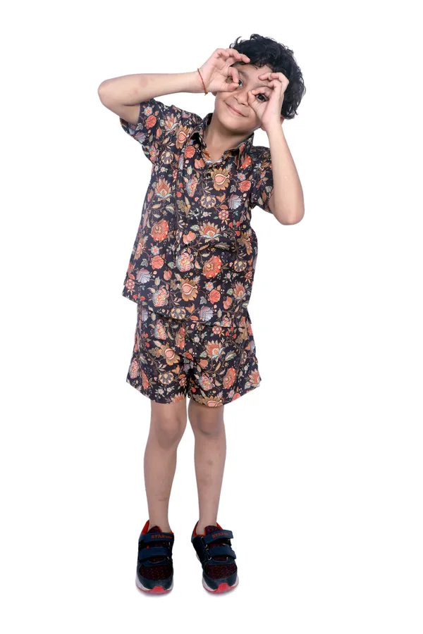 Black_And_Red_Cotton_Premium_&_Elegant_Shirt_With_Short_For_Boys