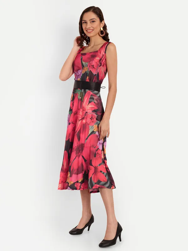 Red_Cotton_Premium_&_Elegant_Dress_For_Women