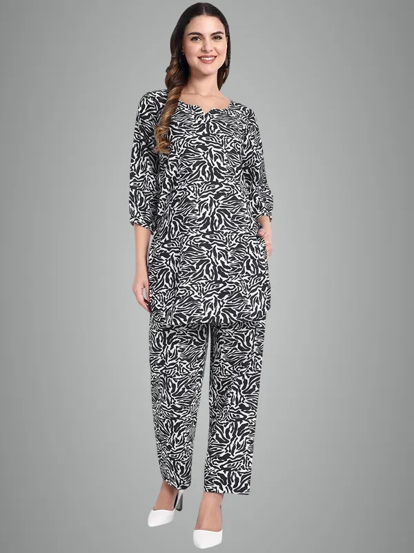 Black_Cotton_Premium_&_Elegant_Co-Ord_Set_For_Women