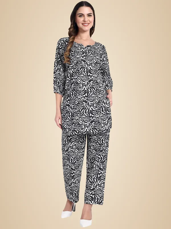 Black_Cotton_Premium_&_Elegant_Co-Ord_Set_For_Women