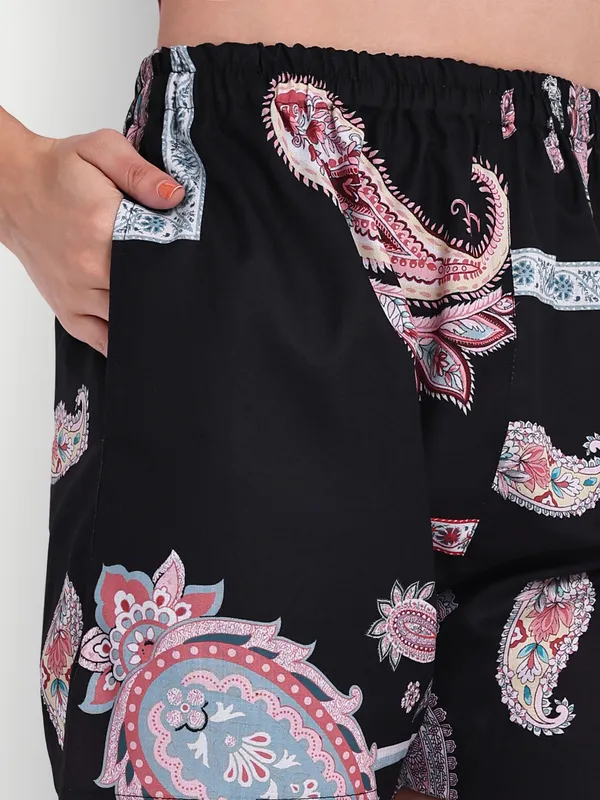 Black_Cotton_Premium_&_Elegant_Top_&_Shorts_For_Women
