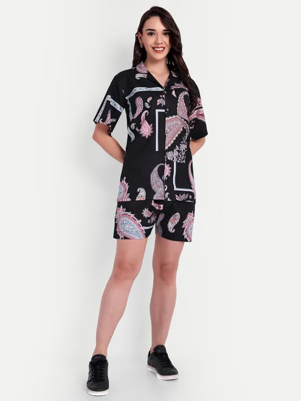 Black_Cotton_Premium_&_Elegant_Top_&_Shorts_For_Women