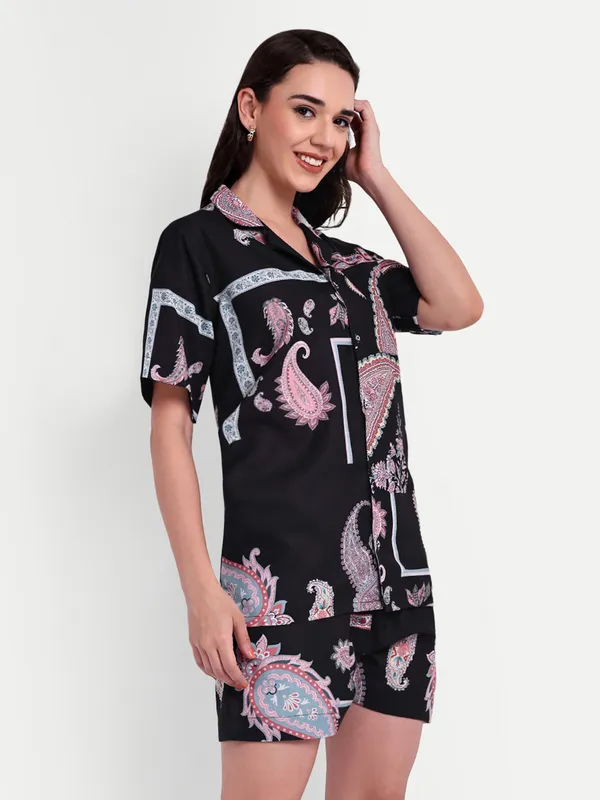 Black_Cotton_Premium_&_Elegant_Top_&_Shorts_For_Women