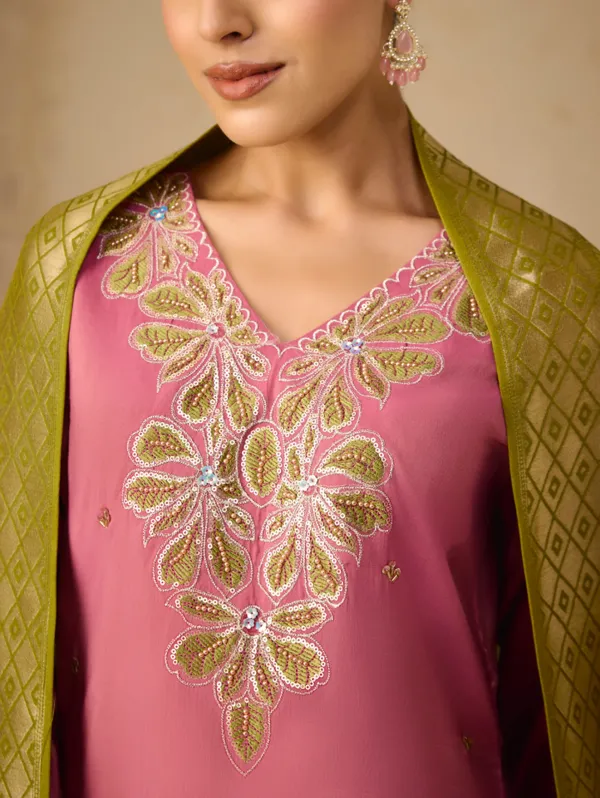 Dusky_Rose_Viscose_Shimmer_Kurta_Set_For_Women