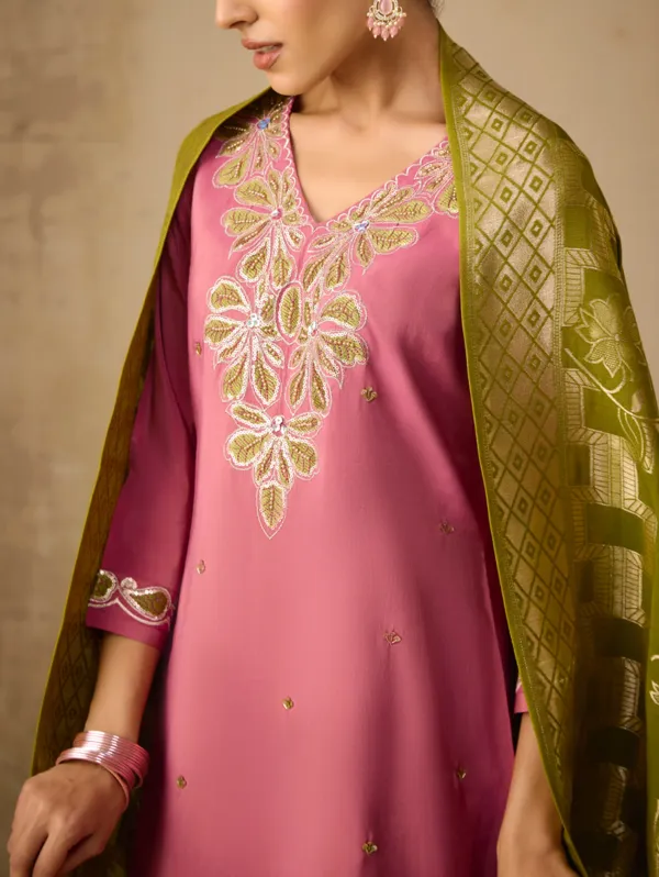 Dusky_Rose_Viscose_Shimmer_Kurta_Set_For_Women