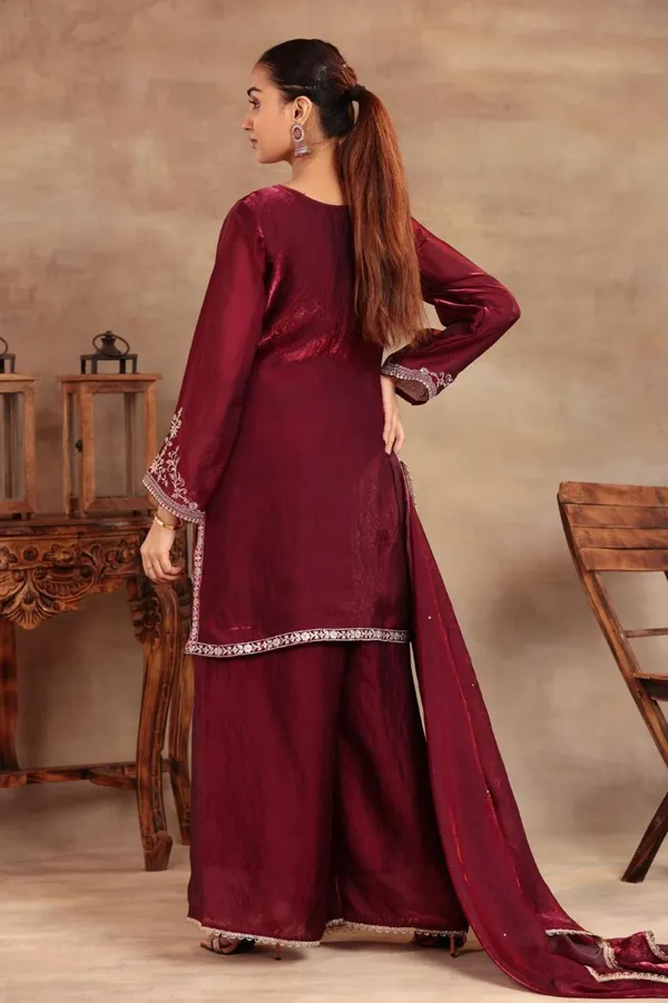 Maroon_Glass_Silk_Kurta_Set_For_Women