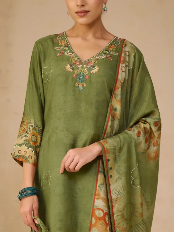 Finch_Green_Digitally_Printed_Viscose_Muslin_Silk_Kurta_Set_For_Women