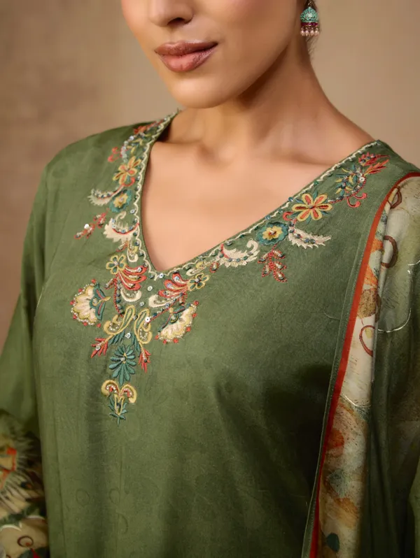Finch_Green_Digitally_Printed_Viscose_Muslin_Silk_Kurta_Set_For_Women