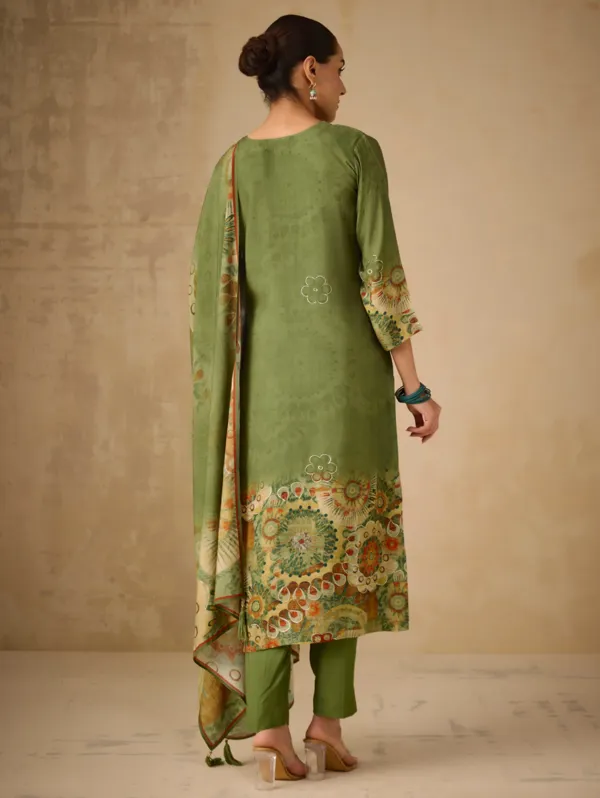 Finch_Green_Digitally_Printed_Viscose_Muslin_Silk_Kurta_Set_For_Women
