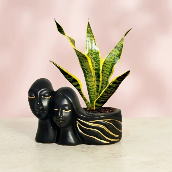 Black_And_Gold_Ceramic_Modern_Couple_Figurine_Planter