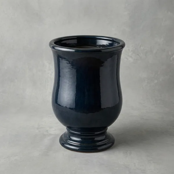 Ceramic_Classic_Trophy_Urn_Glossy_Black_Planter
