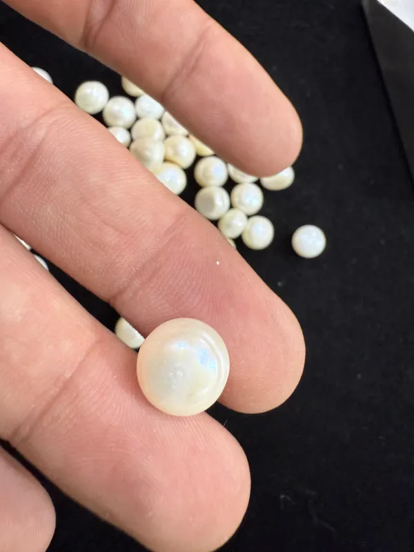 White_Premium_Quality_Natural_Pearl_Stone
