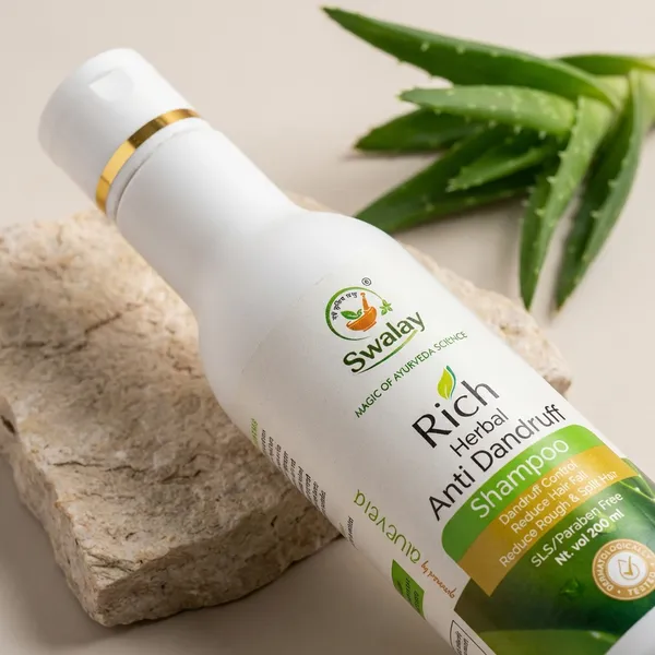 Herbal_Shampoo_(200_Ml)