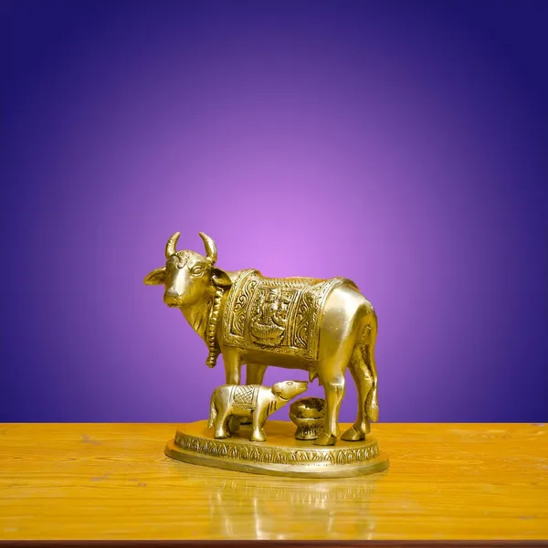 Antique_Brass_Kamdhenu_Cow_And_Calf_Statue_Handcrafted_Idol_For_Pooja