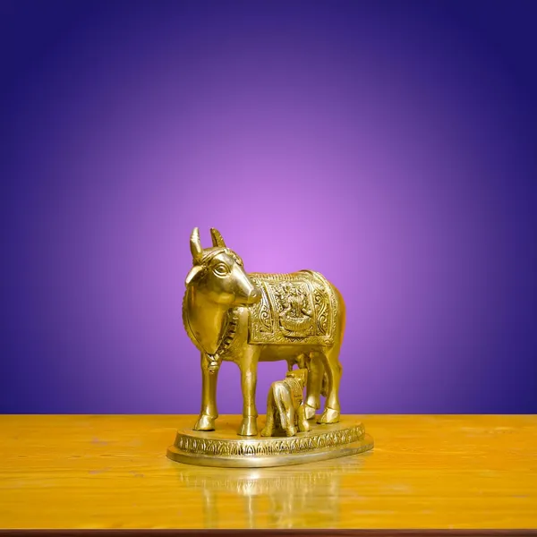 Antique_Brass_Kamdhenu_Cow_And_Calf_Statue_Handcrafted_Idol_For_Pooja