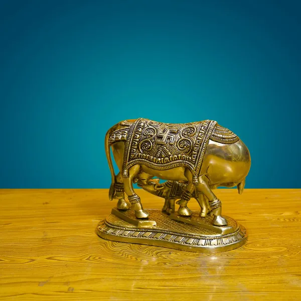 Antique_Brass_Kamdhenu_Cow_With_Calf_Carving_Om_And_Swastik_On_Cow,_Showpiece_For_Home_Decor