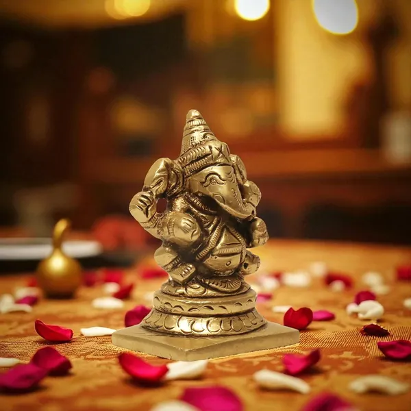 Antique_Brass_Ganesh_Vinayaka_Idol_Vinayagar_Statue_For_Home_Decor,_Office_Desk,_Showpiece,_House_Warming