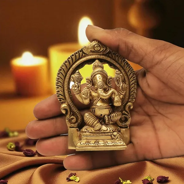 Antique_Brass_Ganesh_Idol_For_Home_Pooja,_Ganesh_Murti_For_Gift_Vinayaka_Idol_Vinayagar_Statue_For_Home_Decor,_Office_Desk,_Showpiece,_House_Warming