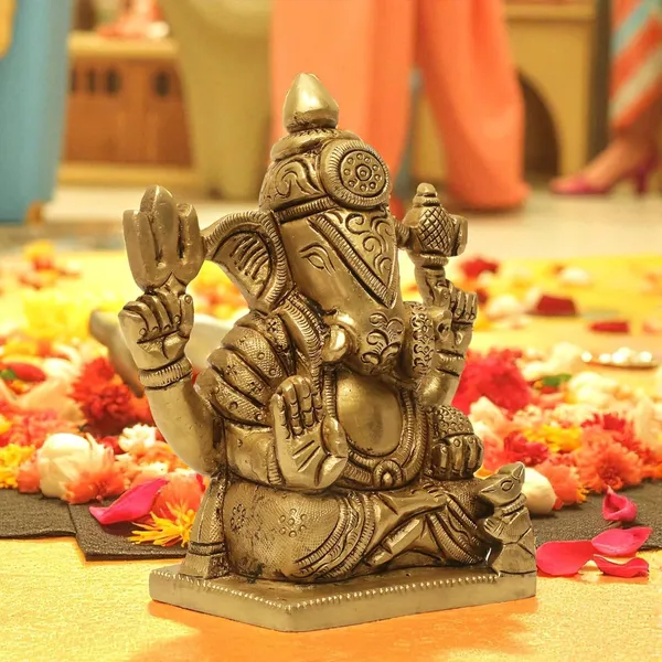 Antique_Brass_Ganesh_Idol_For_Home_Pooja,_Ganesh_Murti_For_Gift_Vinayaka_Idol_Vinayagar_Statue_For_Home_Decor,_Office_Desk,_Showpiece,_House_Warming