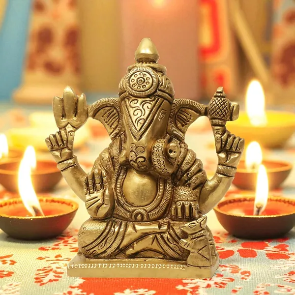 Antique_Brass_Ganesh_Idol_For_Home_Pooja,_Ganesh_Murti_For_Gift_Vinayaka_Idol_Vinayagar_Statue_For_Home_Decor,_Office_Desk,_Showpiece,_House_Warming