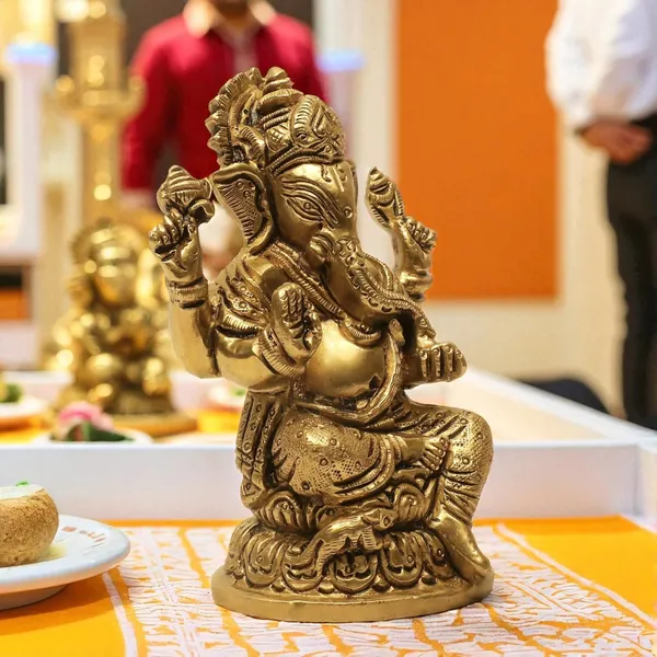 Antique_Brass_Ganesh_Idol_For_Home_Pooja,_Ganesh_Murti_For_Gift_Vinayaka_Idol_Vinayagar_Statue_For_Home_Decor,_Office_Desk,_Showpiece,_House_Warming
