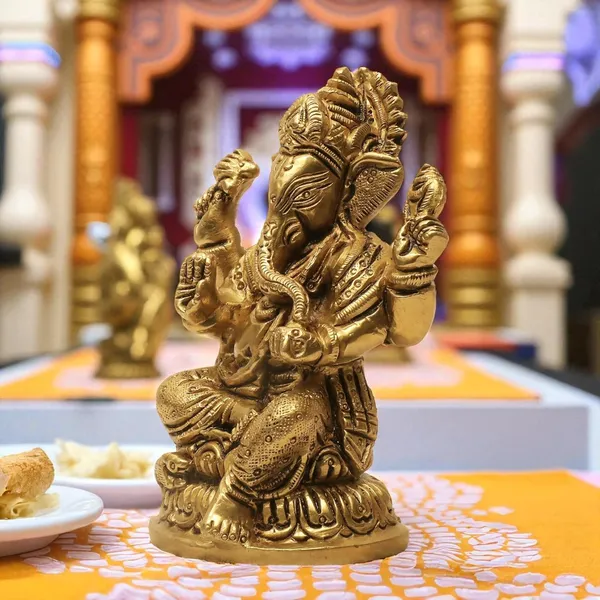 Antique_Brass_Ganesh_Idol_For_Home_Pooja,_Ganesh_Murti_For_Gift_Vinayaka_Idol_Vinayagar_Statue_For_Home_Decor,_Office_Desk,_Showpiece,_House_Warming