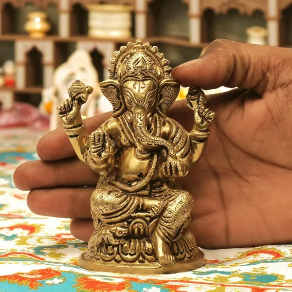 Antique_Brass_Ganesh_Idol_For_Home_Pooja,_Ganesh_Murti_For_Gift_Vinayaka_Idol_Vinayagar_Statue_For_Home_Decor,_Office_Desk,_Showpiece,_House_Warming