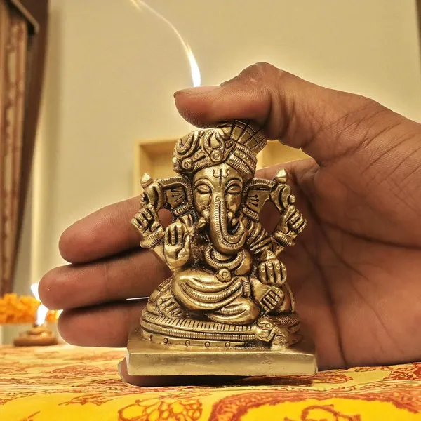 Antique_Brass_Pagdi_Ganesh_Idol_For_Home_Decor,_Ganesh_Murti_For_Gift_Vinayaka_Idol_Vinayagar_Statue_For_Home_Pooja,_Office_Desk,_Showpiece,_House_Warming