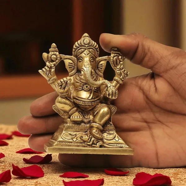 Antique_Brass_Ganesh_Idol_For_Home_Pooja,_Ganesh_Murti_For_Gift_Vinayaka_Idol_Vinayagar_Statue_For_Home_Decor,_Office_Desk,_Showpiece,_House_Warming