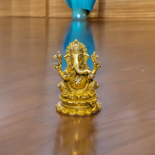 Antique_Brass_Ganesh_Idol_For_Home_Pooja_,Ganesh_Murti_For_Gift_Vinayaka_Idol_Vinayagar_Statue_For_Home_Decor,_Office_Desk,_Showpiece,_House_Warming