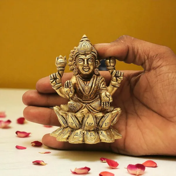 Antique_100%_Pure_Brass_Lotus_Lakshmi_Devi_Idol_Statue_For_Pooja_,Goddess_Laxmi_Idols_For_Temple_Pooja_Room_And_Diwali_Decoration_Gifts