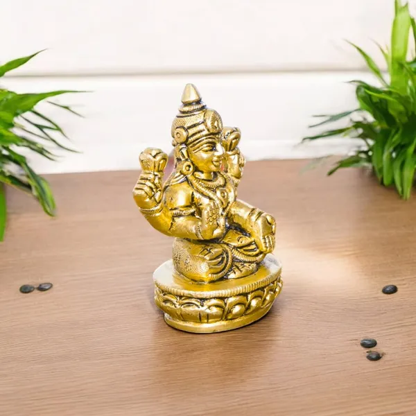 Antique_100%_Pure_Brass_Lakshmi_Devi_Idol_Statue_For_Pooja,_Laxmi_Idols_For_Temple_Pooja_Room_And_Diwali_Decoration_Gifts