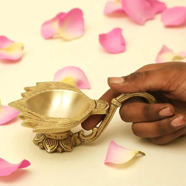 Antique_100%_Pure_Lotus_Shape_Akahnd_Diya/Oil_Lamp/Kamal_Patta_Deepak/Diya_For_Pooja_Room