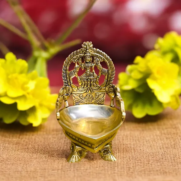 Antique_Karumbu_Kamatchi_Vilaku/Kamakshi_Devi_Maa_Diya/Oil_Lamp