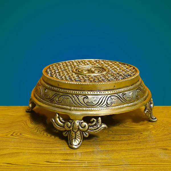 Antique_Brass_Chowki_For_God_Idols,_Mukkali_Decorative_Round,_Chowki_For_Pooja_Kamatshi_|_Chowki_For_Diya|_Chowki_For_Mandir_Pooja