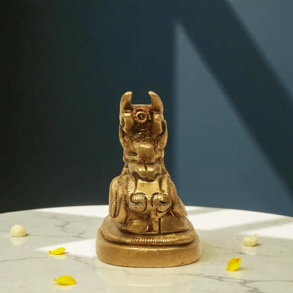 Antique_Brass_Nandi_Idol_For_Pooja,_Desk,_Car,_Home_Decor_And_Gifting