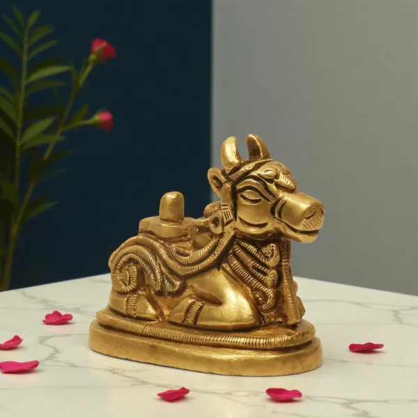 Antique_Brass_Nandi_Idol_For_Pooja,_Desk,_Car,_Home_Decor_And_Gifting